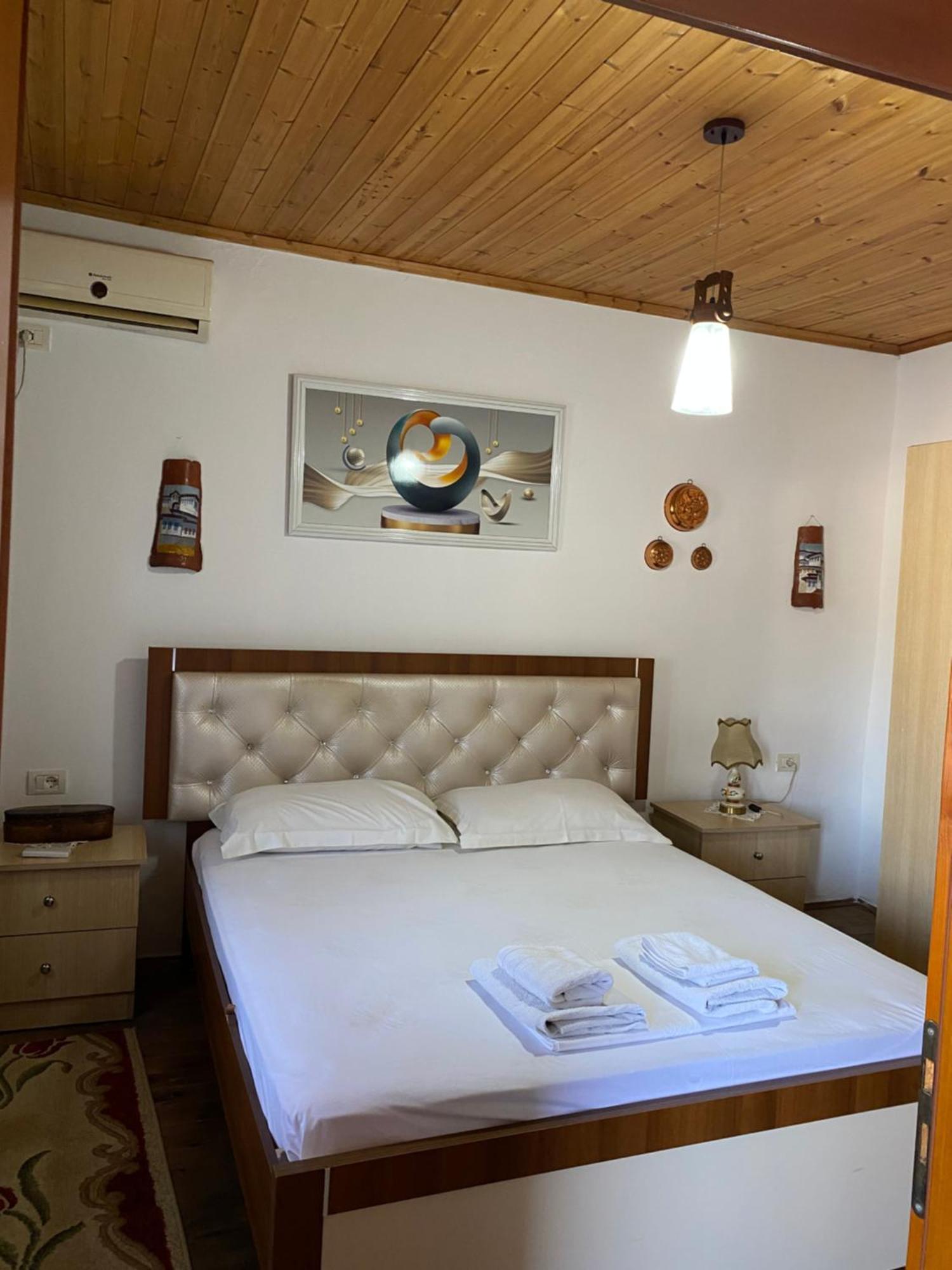 Aria Baci Guest House เบราท ภายนอก รูปภาพ
