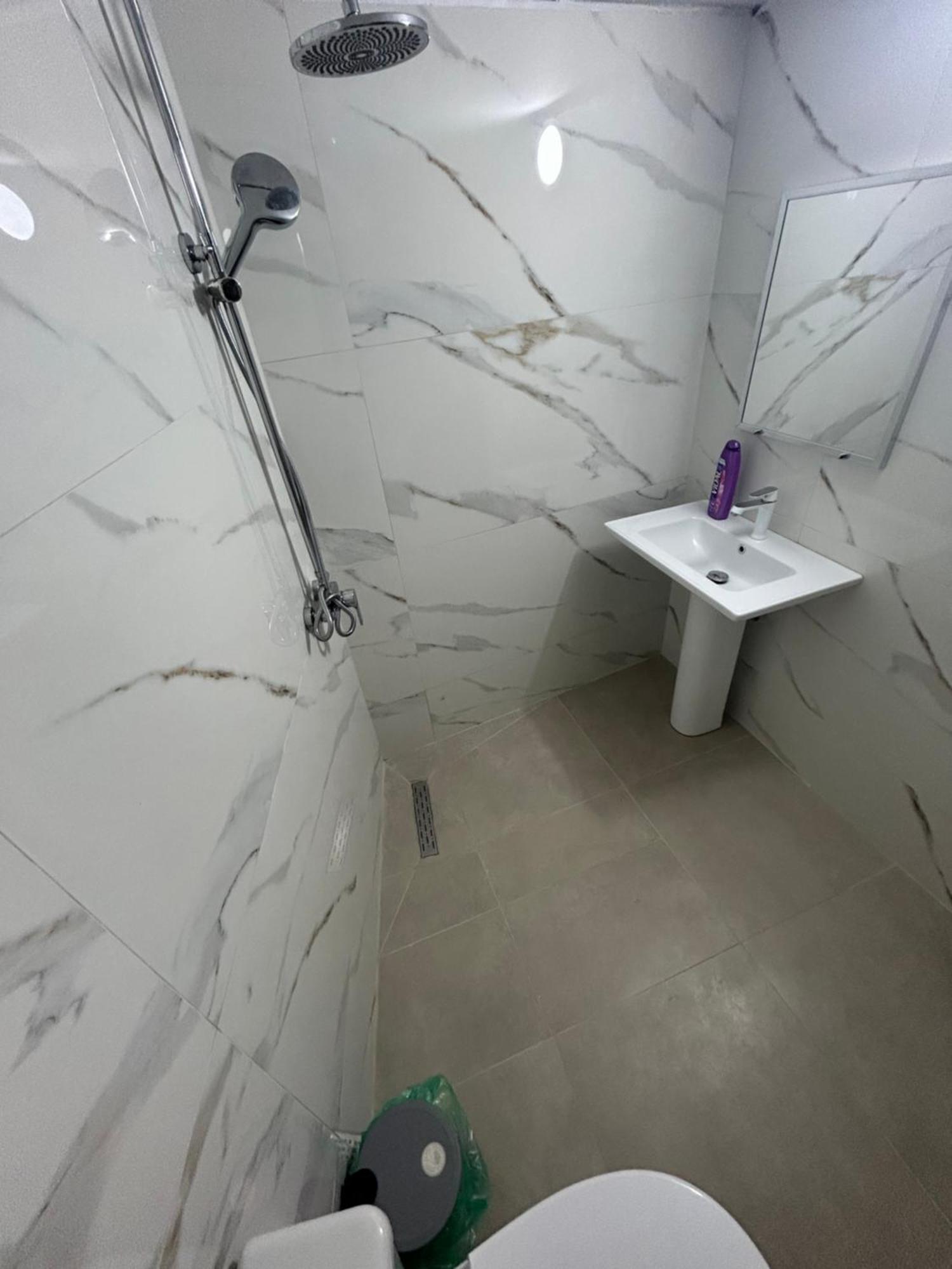 Aria Baci Guest House เบราท ภายนอก รูปภาพ