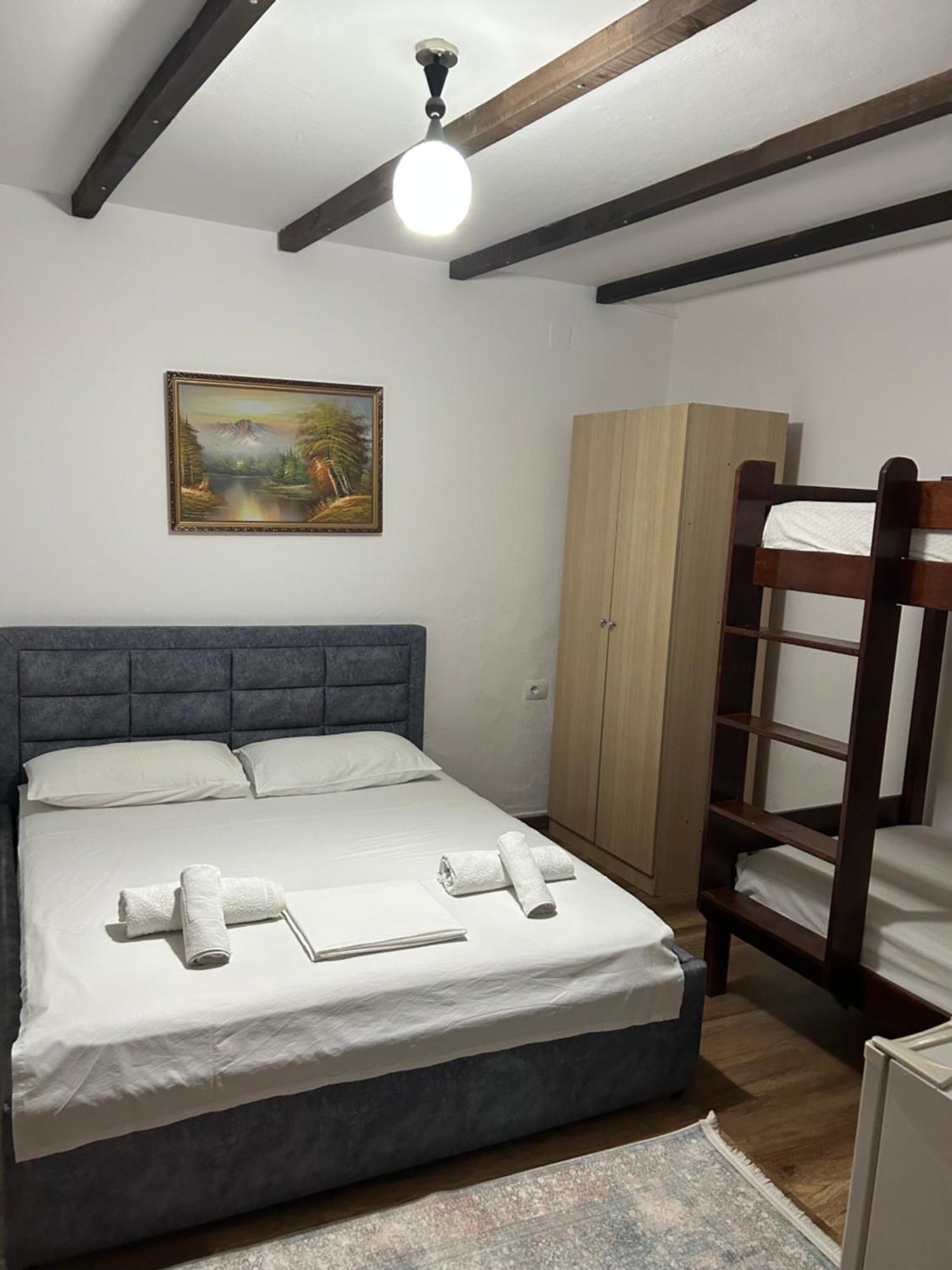 Aria Baci Guest House เบราท ภายนอก รูปภาพ